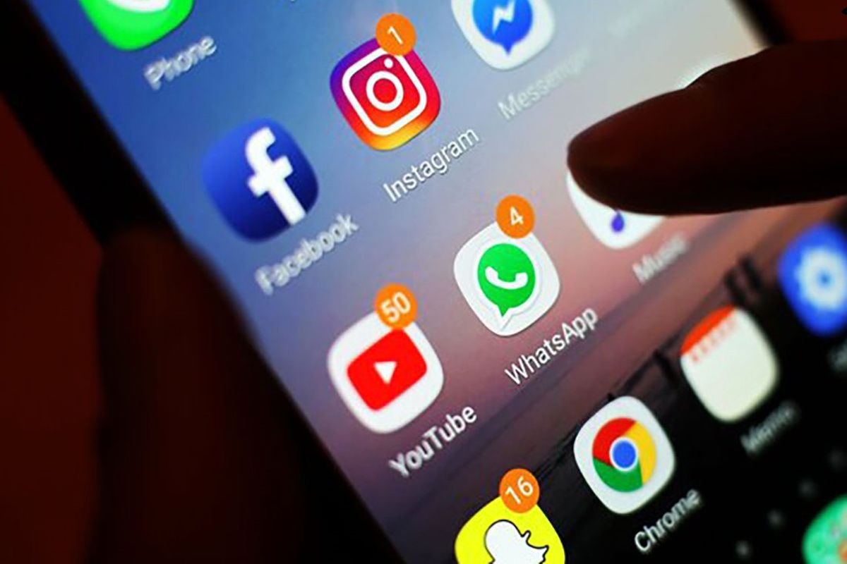 عاشق سمج برای گرفتن جواب مثبت تهدید به انتشار عکس های خصوصی دختر کرد!