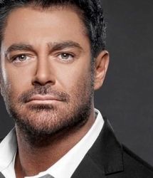 محمدرضا گلزار با تیپ تینیجری نامتعارف!/ عکس