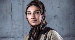 عکس‌های جذاب سوسن سریال پایتخت با یک استایل پاییزی