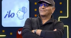 یادگاری قشنگ مهران مدیری برای امیرحسین قیاسی/ ببینید