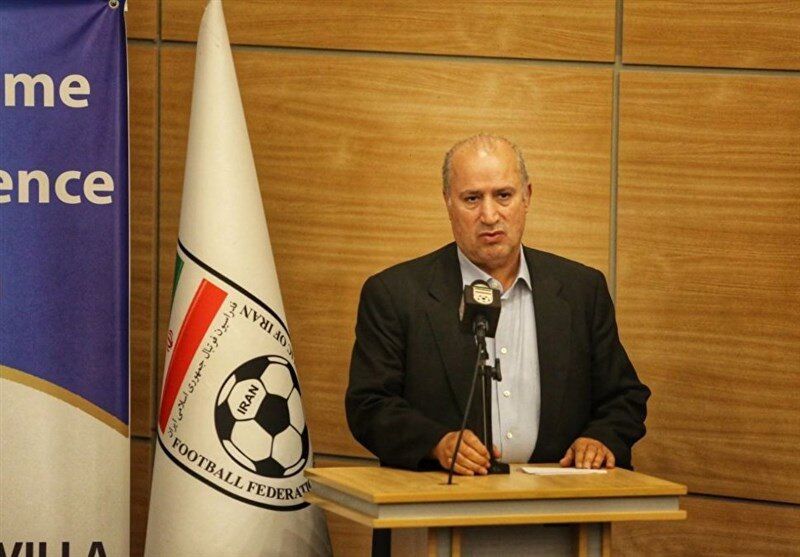 مهدی تاج: اگر کسی نمی‌تواند کرامت بانوان را حفظ کند، ورود بانوان را شاید منع کنیم!	
