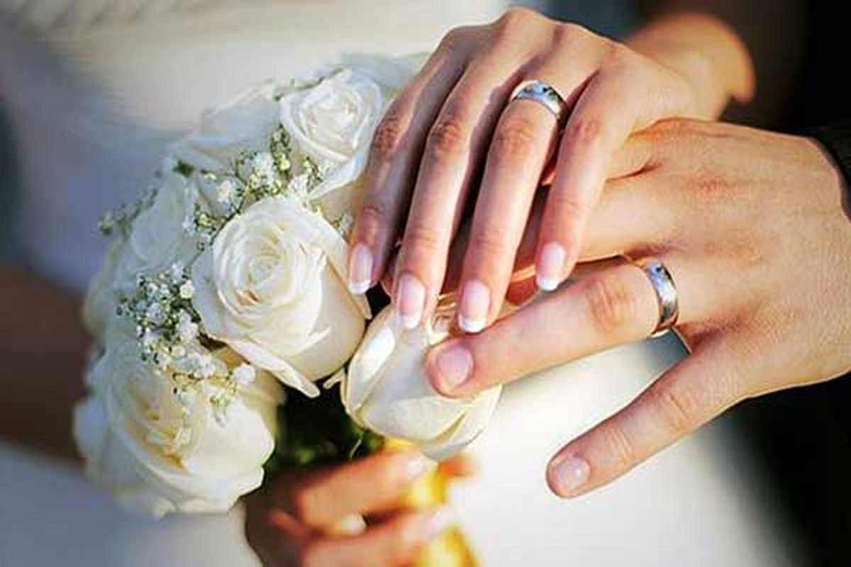 آیا عروس و پدر شوهر بعد از مرگ شوهر، باز هم به هم محرم هستند؟