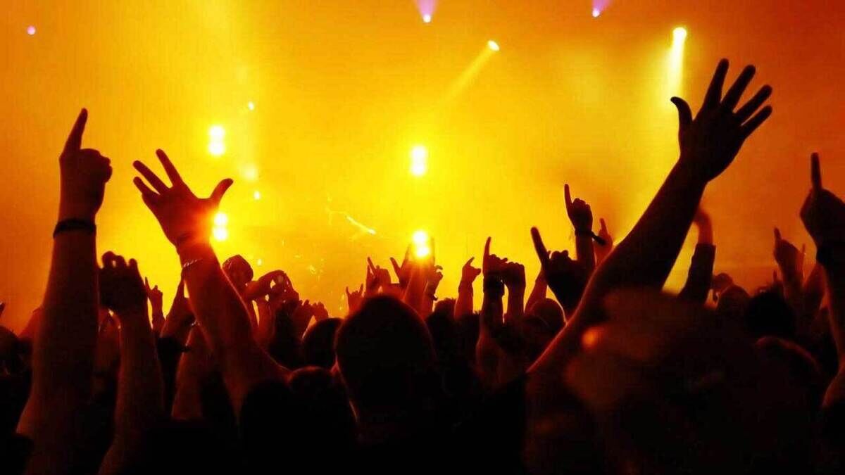 این کارگردان معروف مهمانی بازیگران را لو داد تا انتقام بگیرد