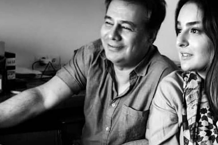 تصاویری جذاب از میترا ابراهیمی در کنار پیمان و رومی دخترشان