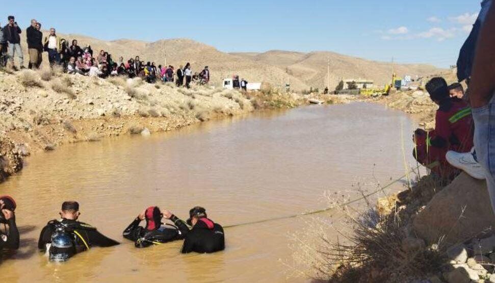 حادثه تکان دهنده در ایام نوروز/ باتلاقی در شیراز یک مادر و 6 کودک را بی‌رحمانه بلعید