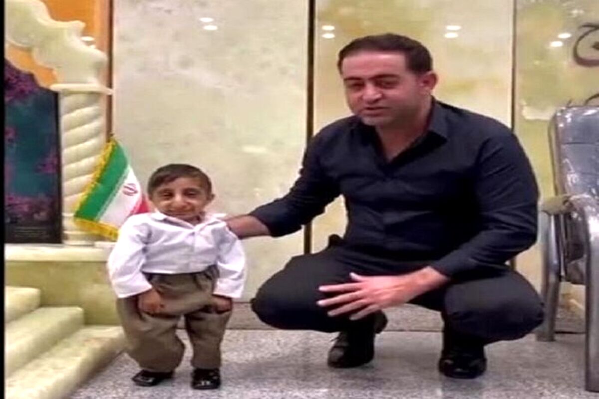 کار خیلی بزرگ کوتاه‌قدترین مرد جهان در بوکان!