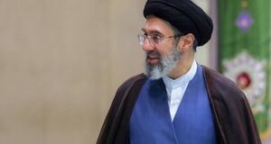رهبر معظم انقلاب: روزهای سابق که دشمن آرزوی بازگشت به آن دارد، هیچگاه تکرار نمی‌شود