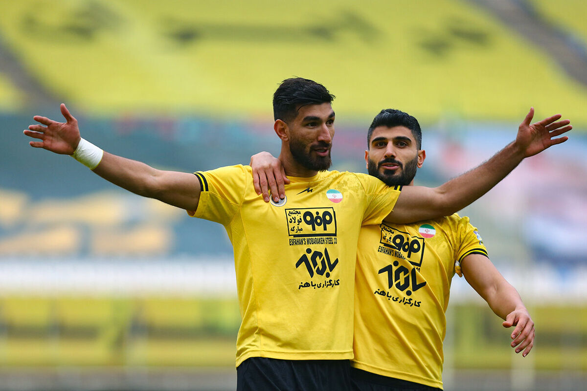 لوکادیا، مغانلو و آل‌کثیر در فهرست خرید پرسپولیس