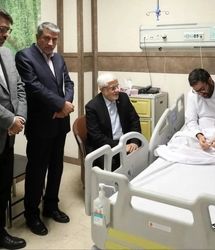 تصاویر دردناک از معاون رئیس جمهور در سوگ درگذشت همسر و دخترش