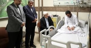 تصاویر دردناک از معاون رئیس جمهور در سوگ درگذشت همسر و دخترش