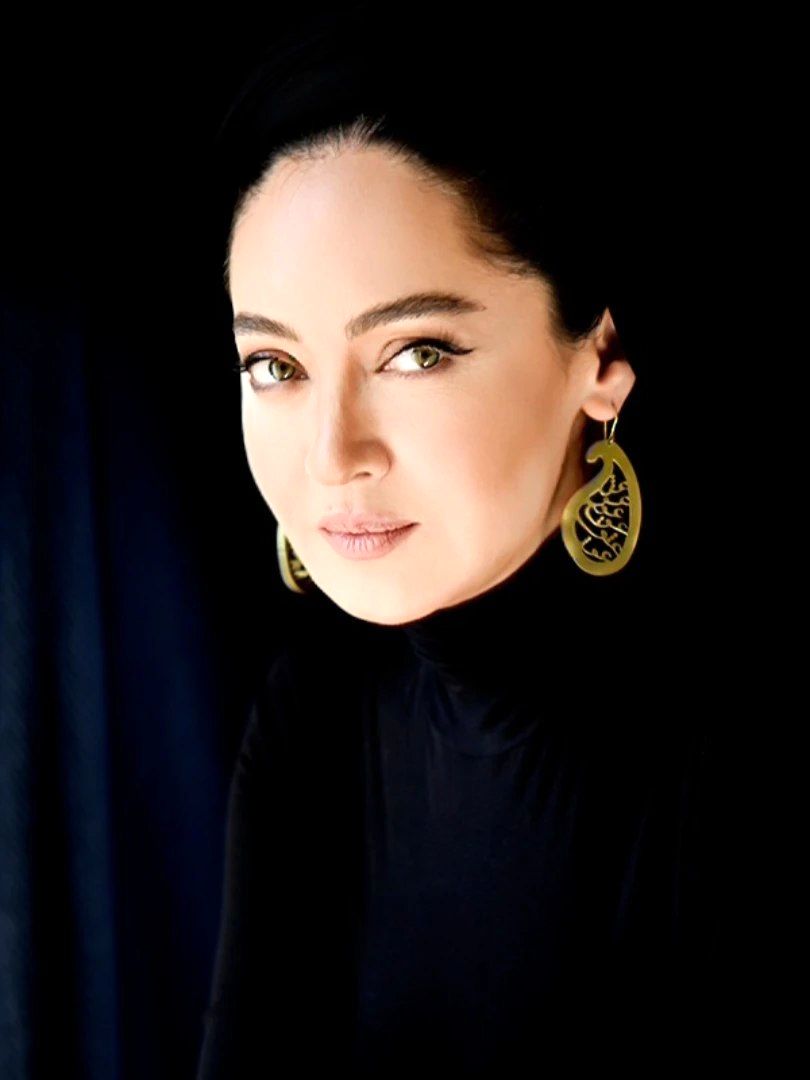 سالگرد ازدواج پدر و مادر خارجی نیکی کریمی در انگلستان