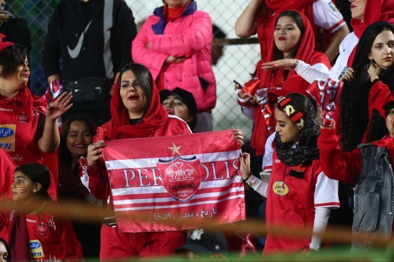 عاشقانه های دختر پرسپولیسی منتشر شد + فیلم