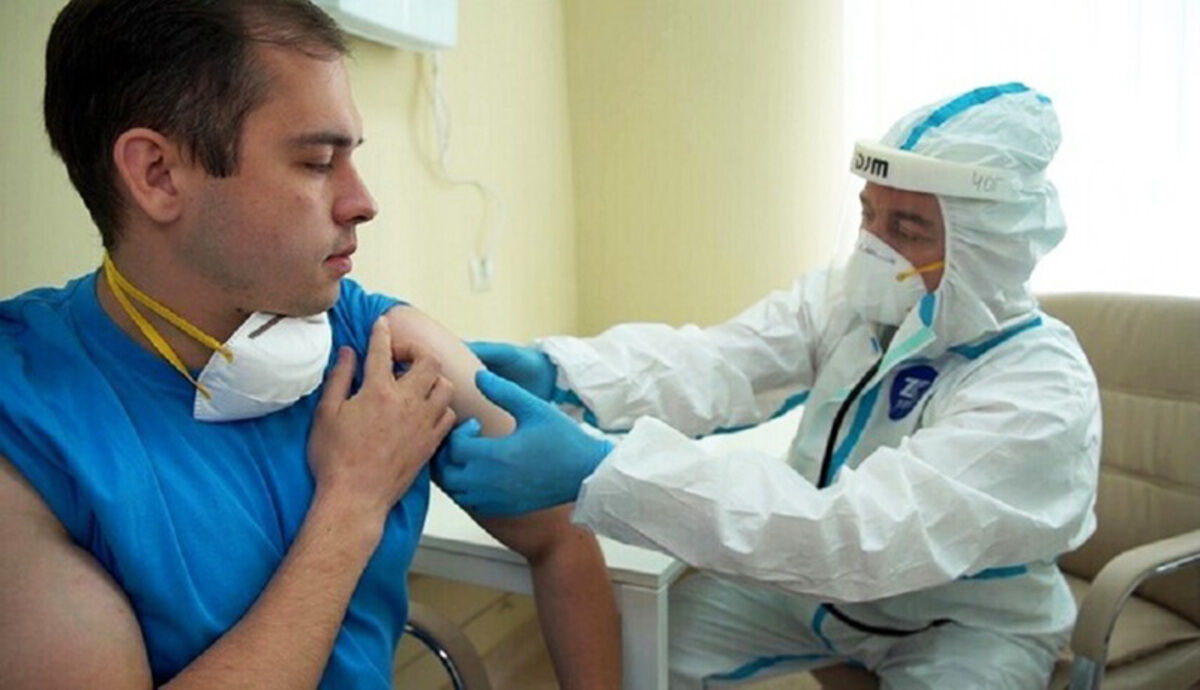 افراد دارای علائم سرماخوردگی از تزریق واکسن کرونا خودداری کنند 
