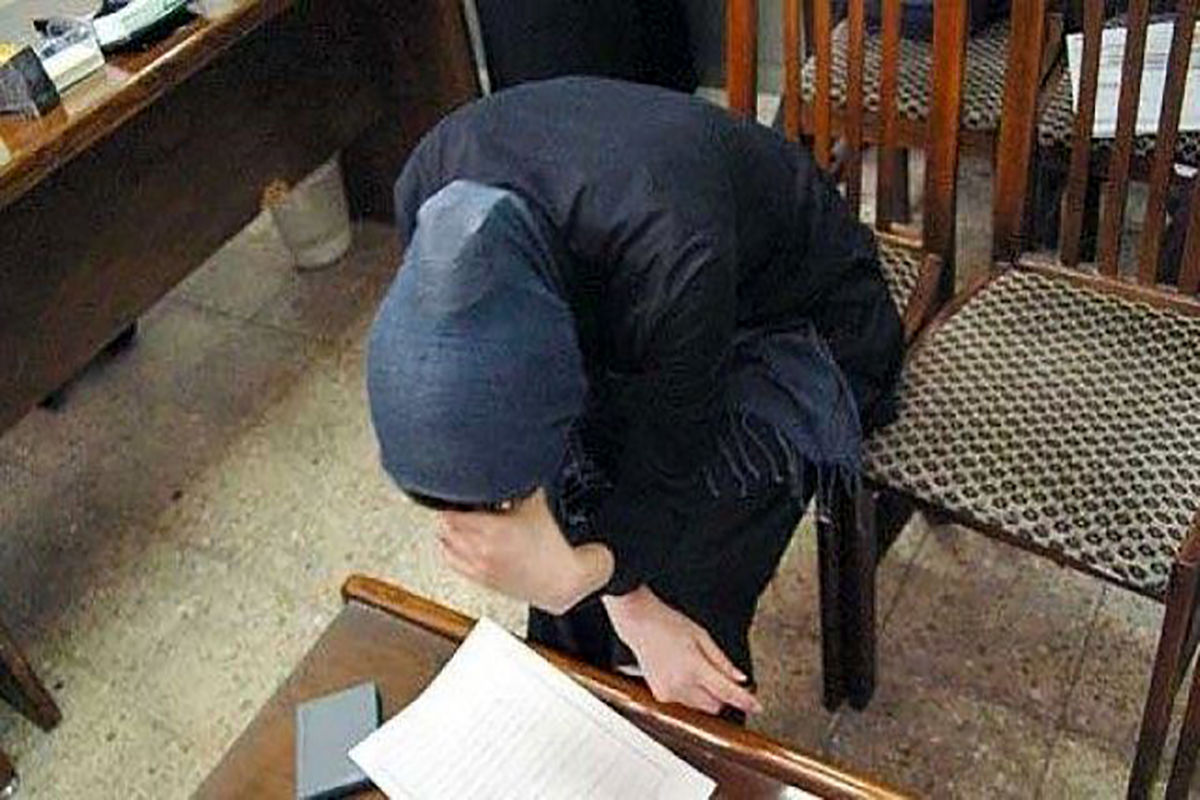 با وعده های پوچ مرا به خانه برد و به من تجاوز کرد/مادرش شاهد تعرضش به من بود