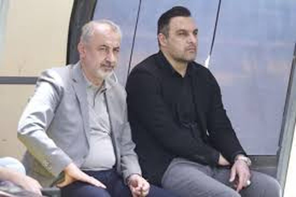 محمدی: یک بچه ۱۹ ساله چطور مشاور باشگاه پرسپولیس می‌شود؟