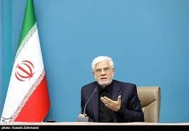 عارف: نباید یک نفر برای فرهنگ و هنر کشور تصمیم‌ بگیرد