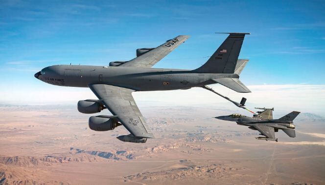 معرفی هواپیمای سوخت رسان KC-135