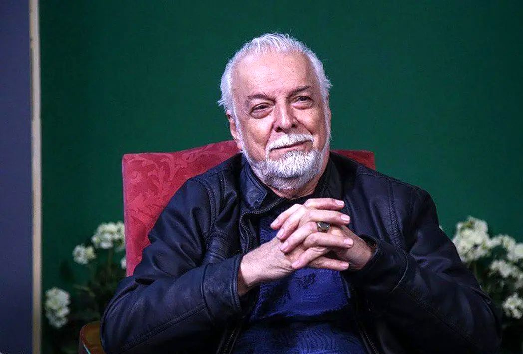 قاب صمیمیِ دو اسطوره، بهروز وثوقی در آغوش چنگیز جلیلوند