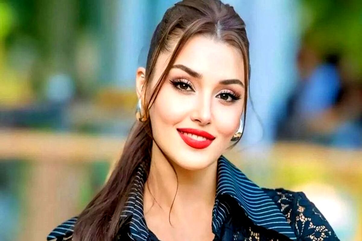 عاشقانه هانده ارچل و نامزدش در پاریس/ عکس