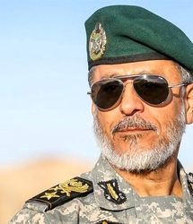 دریادار سیاری: میجنگیم و محاسبات دوشمن را بر هم می‌زنیم
