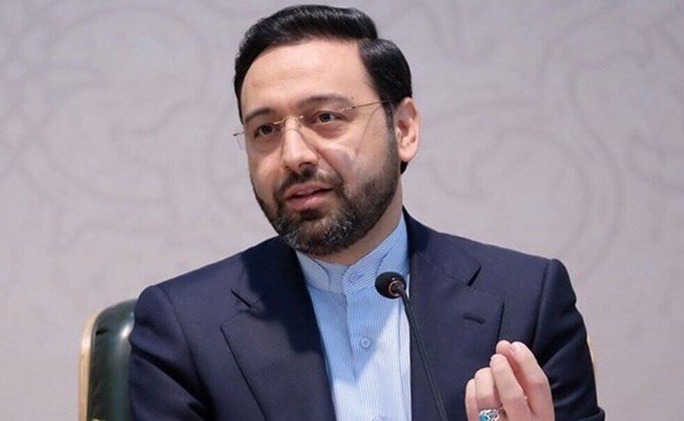 تصویری غم انگیز و کمتر دیده شده ازاستاندار جوان آذربایجان شرقی در کنار فرزندانش

