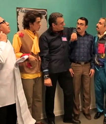 عکس جدید بازیگر خوش صدای سریال «درحاشیه» با پیراهنِ هلویی