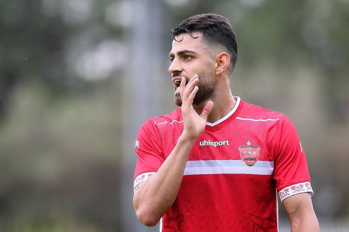  پورعلی گنجی: با افتخار از لیست پرسپولیس خارج می‌شوم 
