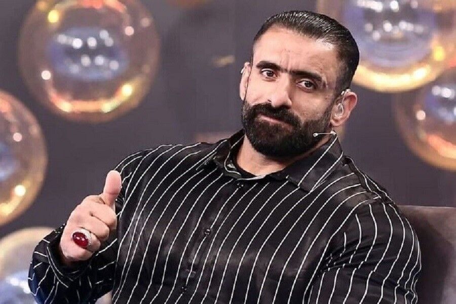 کنایه تند هادی چوپان به آنهایی که از ایران مهاجرت کردند