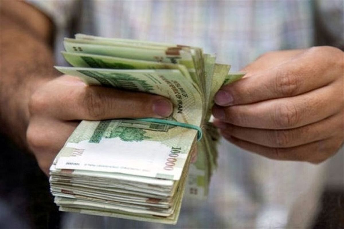 حداقل حقوق کارکنان دولت در سال آینده: 5 میلیون و 600 هزار تومان 