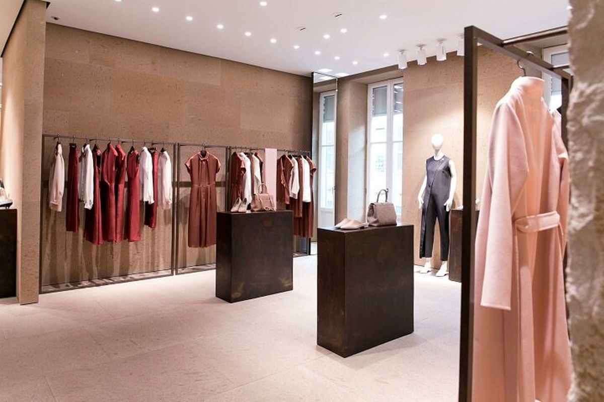 فیلمبرداری مخفیانه از زنان در اتاق پرو یک مجتمع تجاری در تهران/ تصاویر ضبط شده از مشتریان بر روی گوشی کشف شد