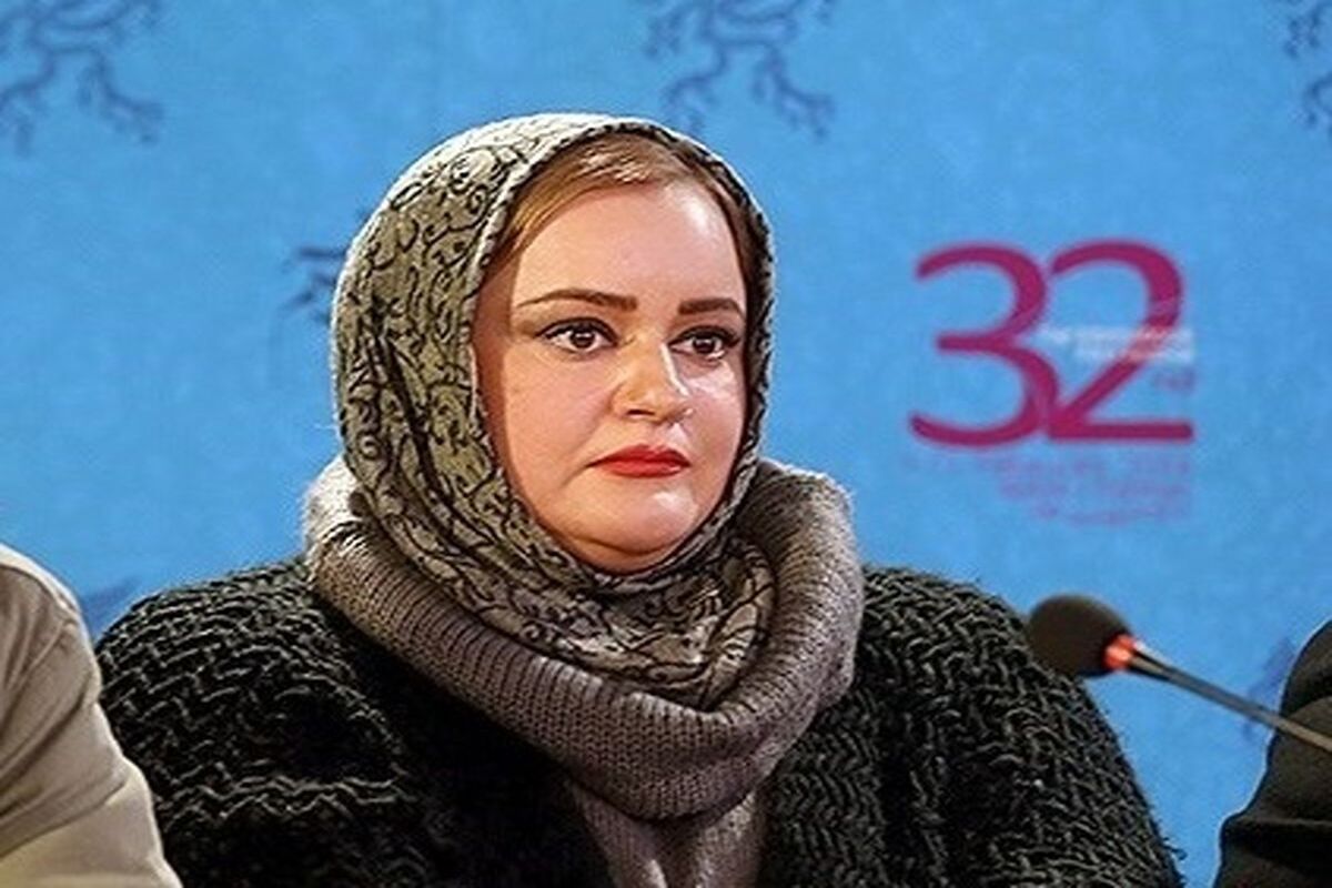 تیپ مجلسی نعیمه نظام‌دوست در یک کنسرت