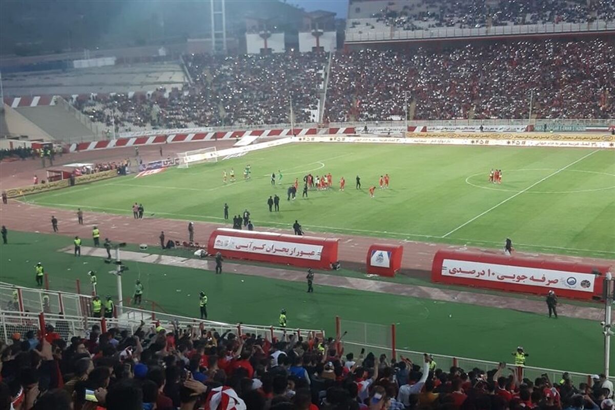 نیمه تمام ماندن بازی تراکتور - پرسپولیس پس از دقیقه ۷۲