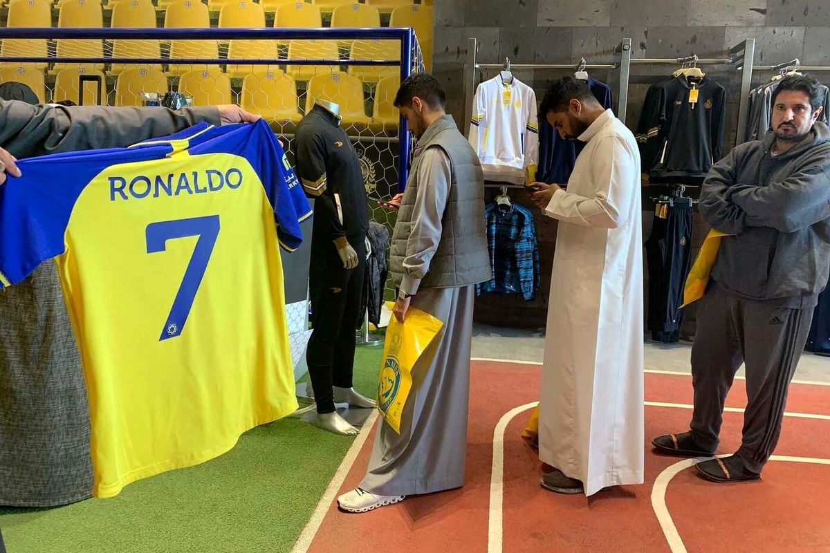 فروش پیراهن رونالدو در عربستان رکورد زد!