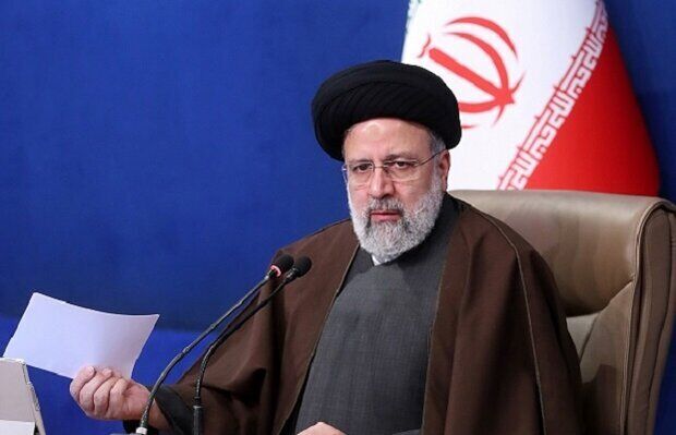 دستگاه‌های دولتی از خرید کالای خارجی منع شدند/ موضع گیری جدید رئیسی درباره حواشی بازی ایران و لبنان در مشهد
