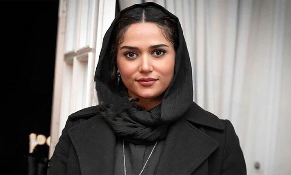 استایل جذاب پریناز ایزدیار بر روی فرش قرمز کن 2025