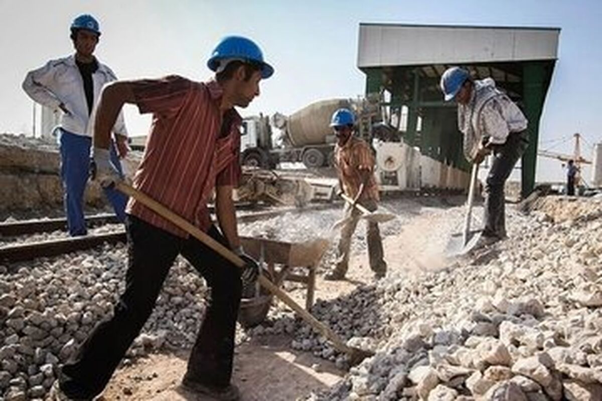 کارگران در انتظار تصمیم نهایی شورای عالی کار برای افزایش حقوق