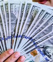 آخرین قیمت دلار در بازار آزاد برای امروز پنجشنبه ۷ اسفند ۱۴۰۴ منتشر شد.

