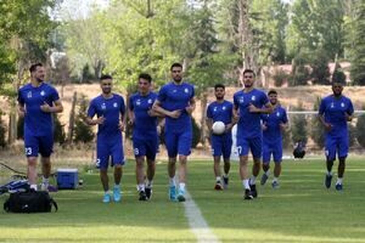 کنار گذاشتن غیرمنتظره یکی از مهاجمان استقلال