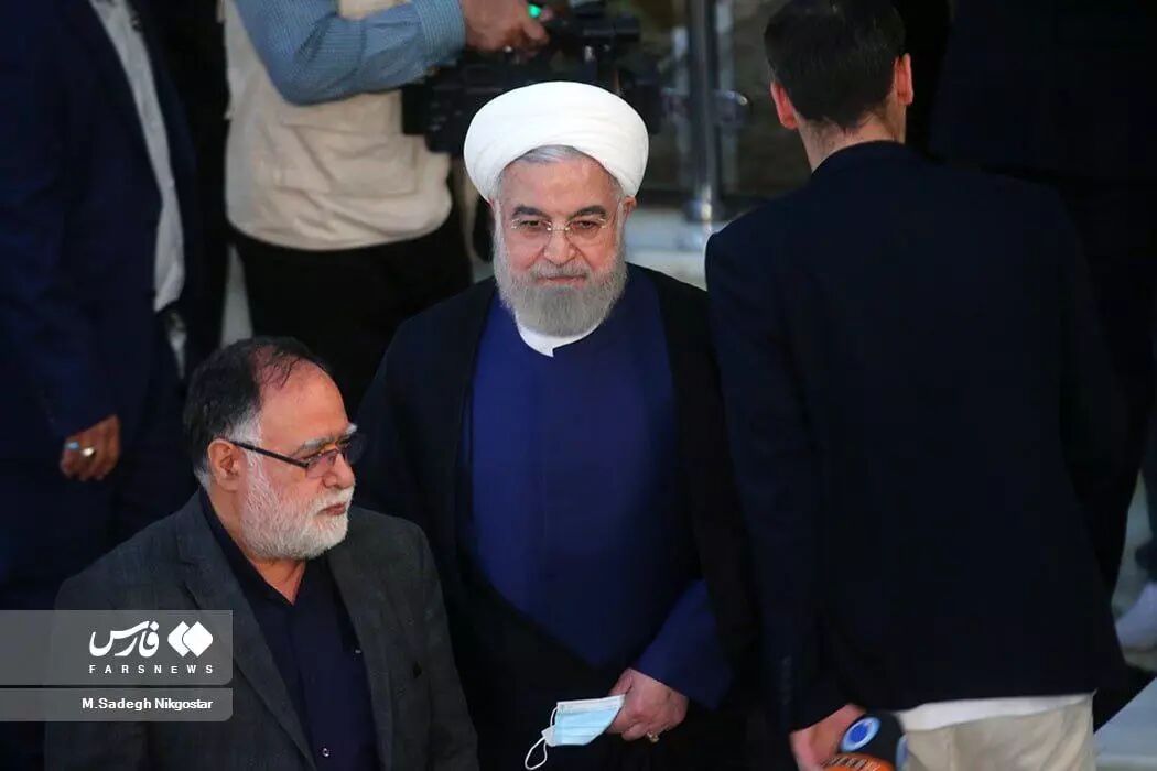 روبوسی حسن روحانی با این فرمانده سپاه خبرساز شد + عکس

