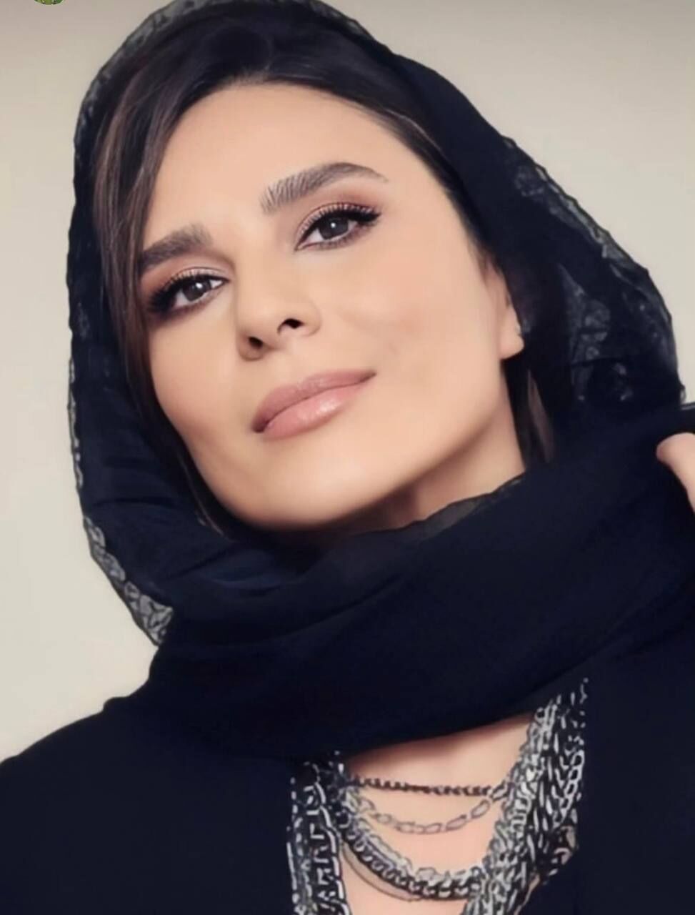 استایل کرم رنگ سحر دولتشاهی در خارج/ عکس