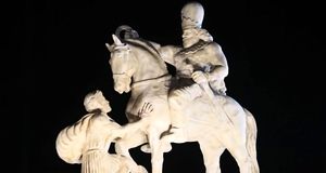 مجسمه والرین رونمایی شد