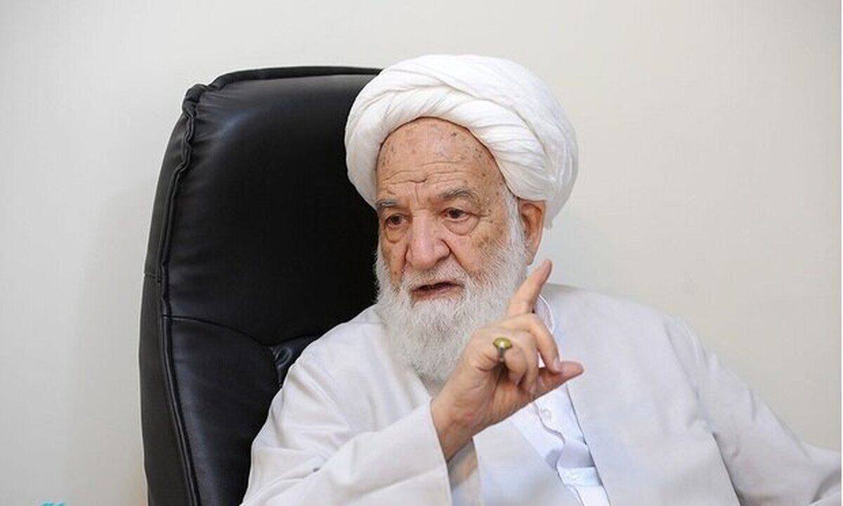 انتقاد شدید آیت‌الله خمینی: دولت قانون حجاب را اجرا نکند