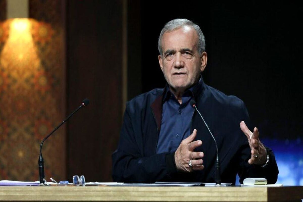  فیلمی از لحظه ورود رئیس‌جمهور به سالن مراسم تحلیف