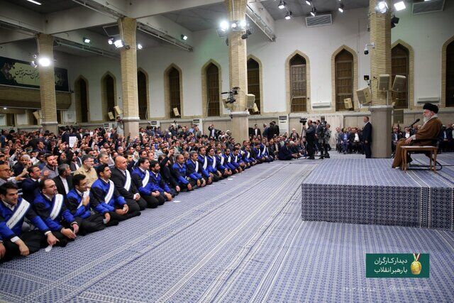 رهبر انقلاب: حج امسال، حج برائت است / آنچه در غزه اتفاق می‌افتد شاخص عظیمی است که راه را نشان خواهد داد
