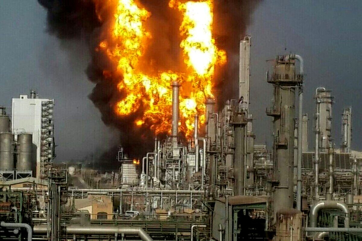 عکس تکان‌دهنده از پتروشیمی امیرکبیر قبل و بعد از حمله موشکی
