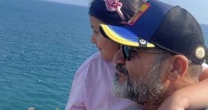 قاب پدر دختری بامزه از بهروز سریال زیر آسمان شهر