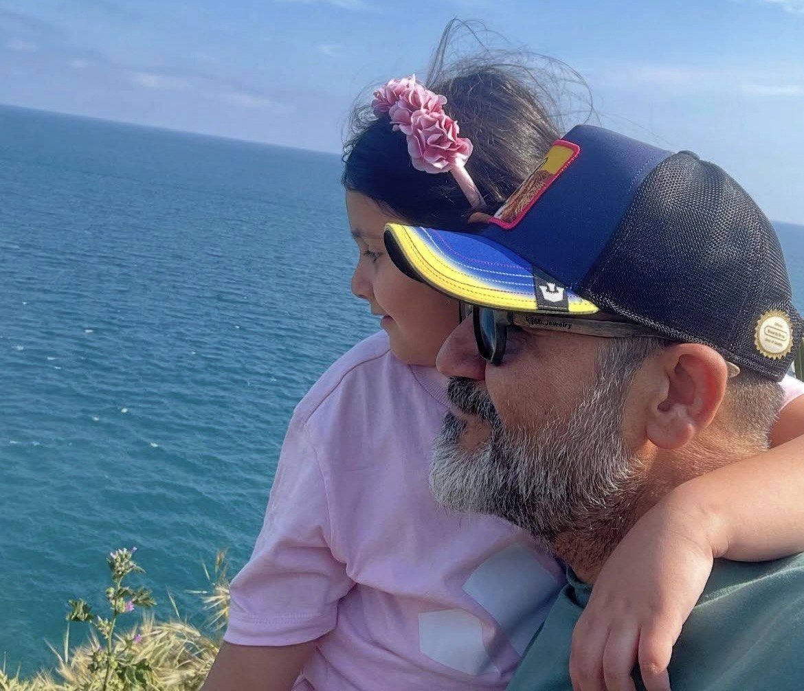 قاب پدر دختری بامزه از بهروز سریال زیر آسمان شهر