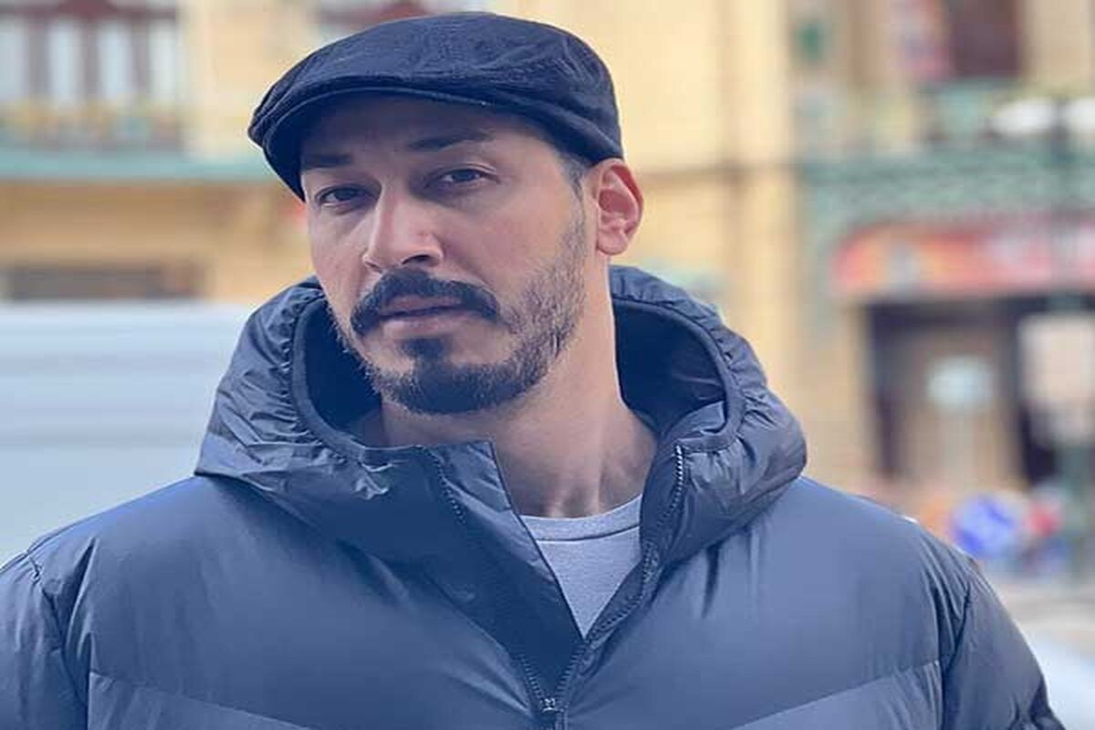 رقص دیدنی بازیگر معروف در جمع سلبریتی ها / چه طنازی می کند آقای بازیگر  + فیلم
