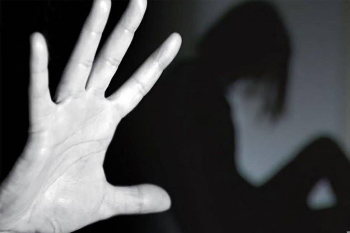 تعرض شیطانی یک شناگر مرد نابینا به یک زن!