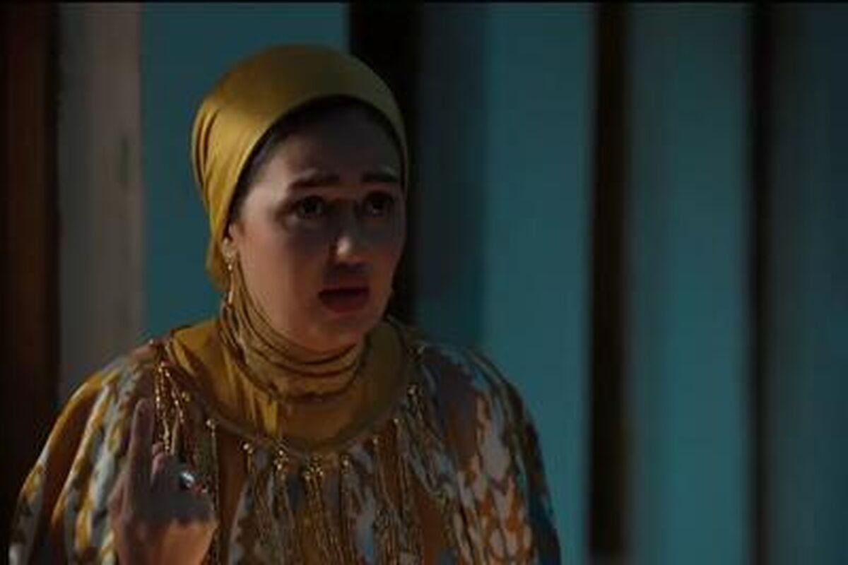 چهره متفاوت و جذاب چمن پایتخت در زندگی واقعی/ عکس